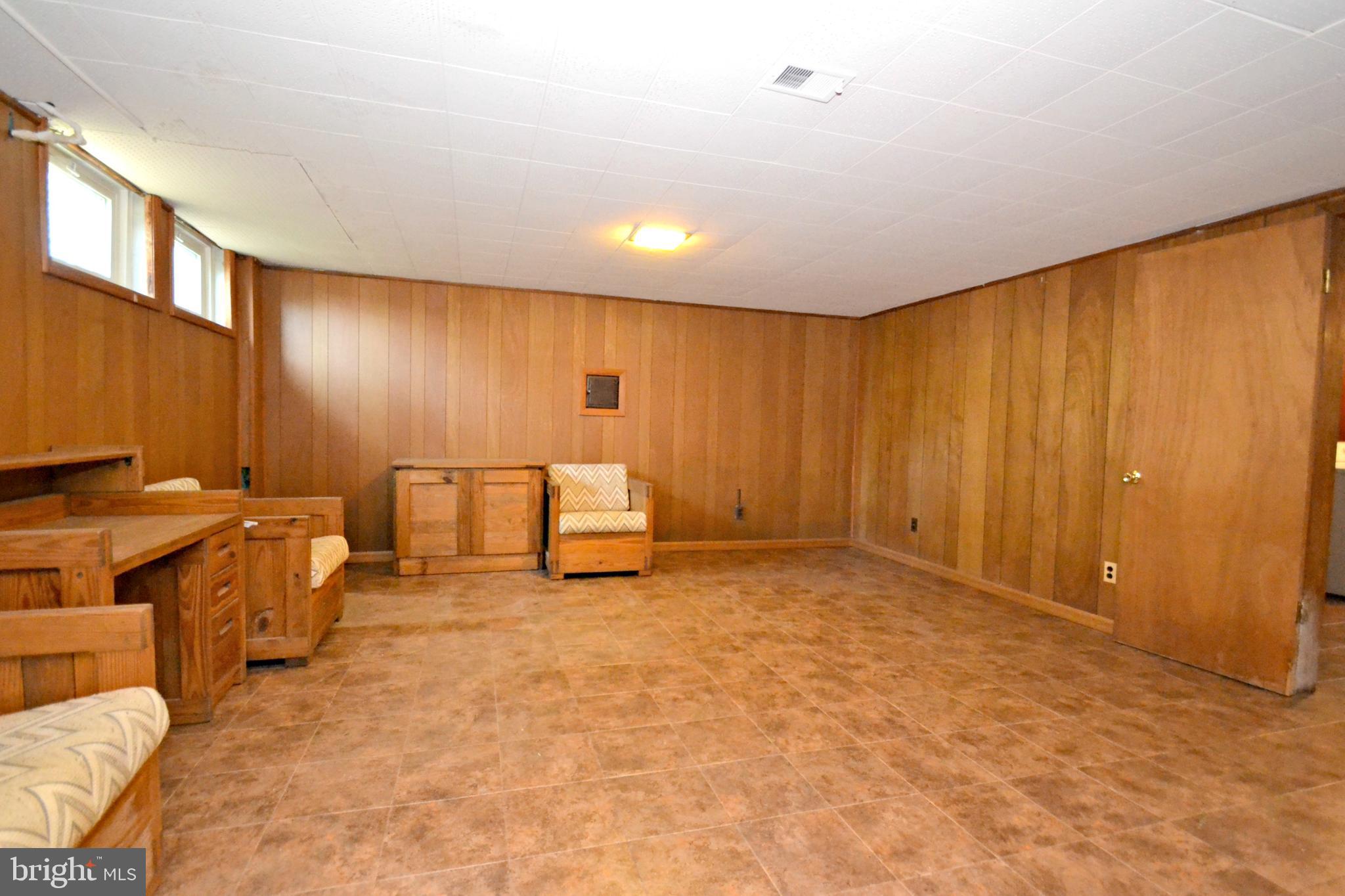 6156 Regent Park Road Baltimore, MD 21228 - Photo 20 of 30 Finished lower level