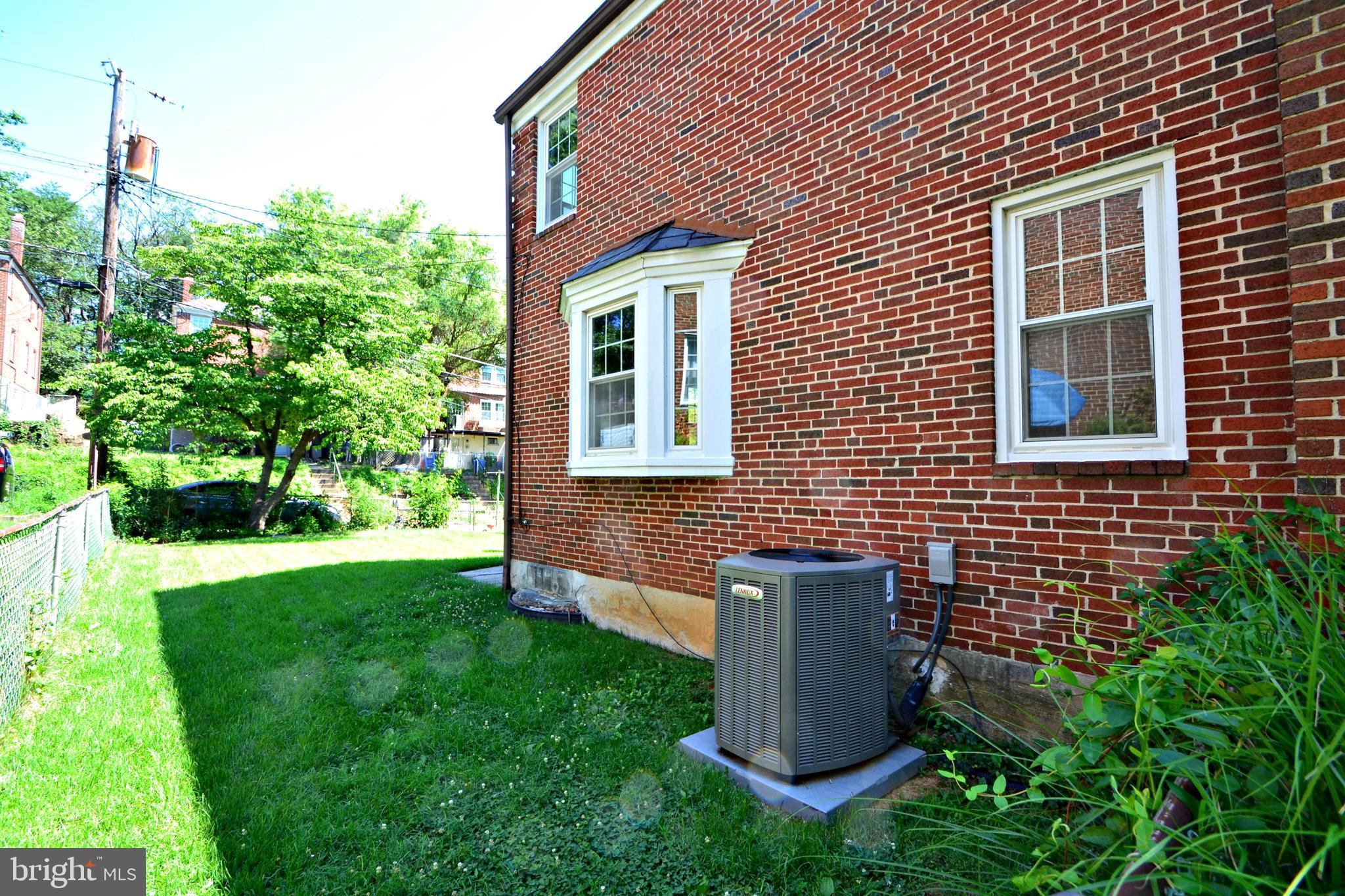 6156 Regent Park Road Baltimore, MD 21228 - Photo 26 of 30 Exterior rear