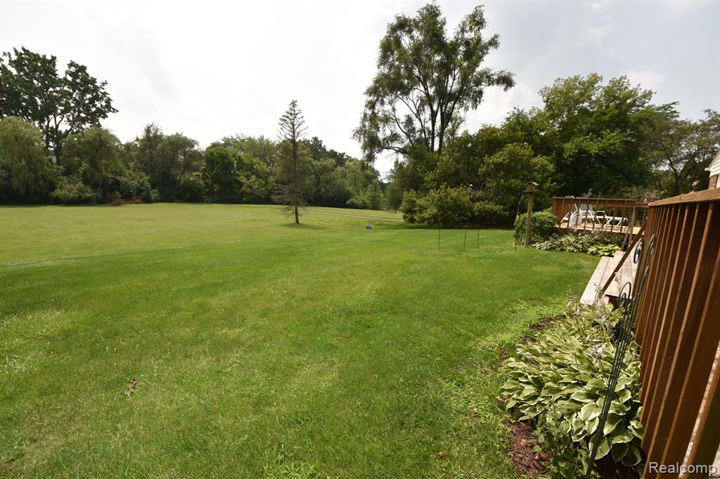 29679 High Valley Road Farmington Hills, MI 48331 - Photo 27 of 31