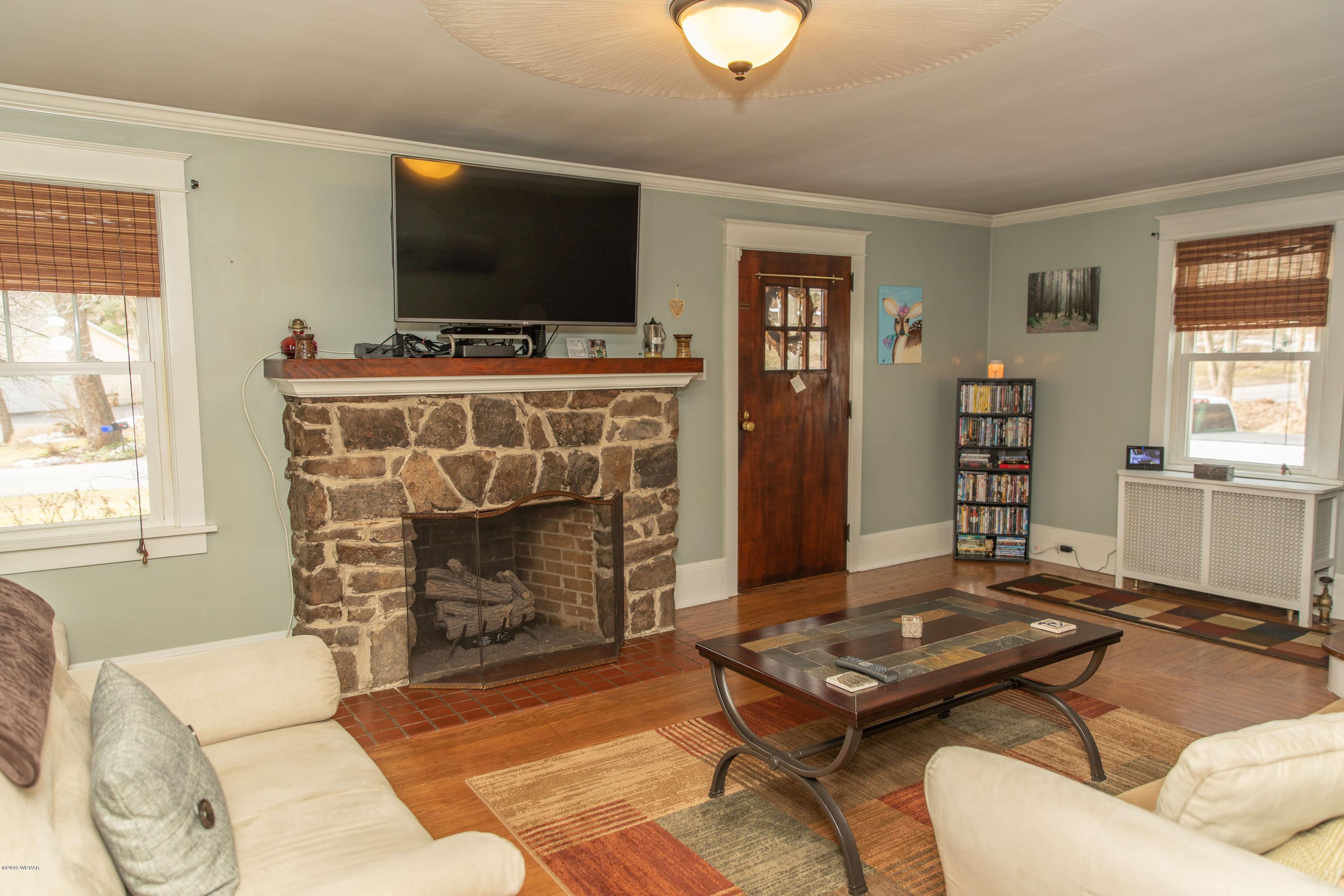 1820 Ravine Road Williamsport, PA 17701 - Photo 14 of 21 Ravine Living Room
