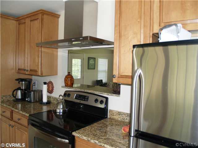 8350 Old Roxbury Road Quinton, VA 23141 - Photo 6 of 9 Kitchen - Kitchen with Stainless Appliances