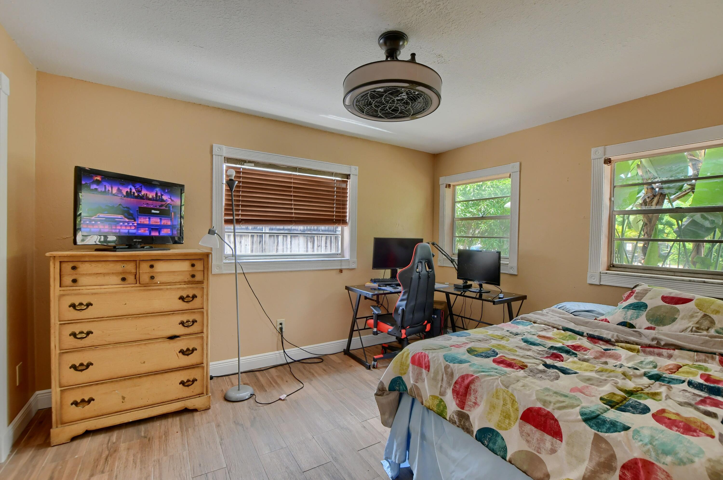 22668 Southwest 54th Way Boca Raton, FL 33433 - Photo 9 of 32 Secondary Bedroom