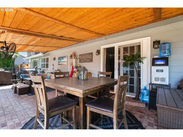 a picture of a table and chairs in the room