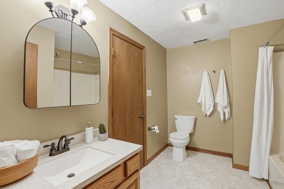 14 Milford Road, Unit 4 Grafton, MA 01560 - Photo 25 of 41