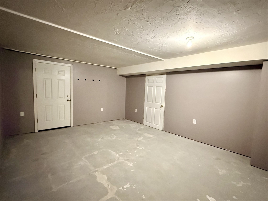 14 Milford Road, Unit 4 Grafton, MA 01560 - Photo 32 of 41