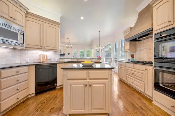 $615,000 | 221 Versailles Lane, Keller, TX 76248