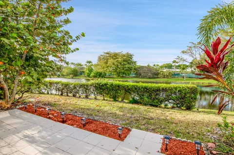 $220,000 | 8799 Bella Vista Drive, Unit 2780, Boca Raton, FL 33433
