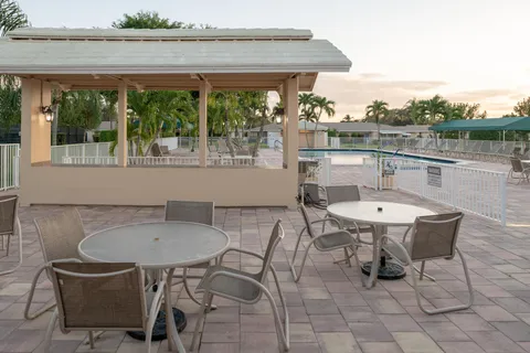 $220,000 | 8799 Bella Vista Drive, Unit 2780, Boca Raton, FL 33433