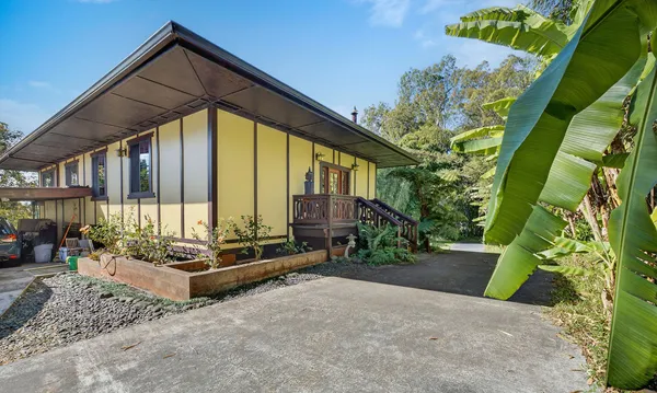$1,500,000 | 64-645 Mamalahoa Highway, Kamuela, HI 96743