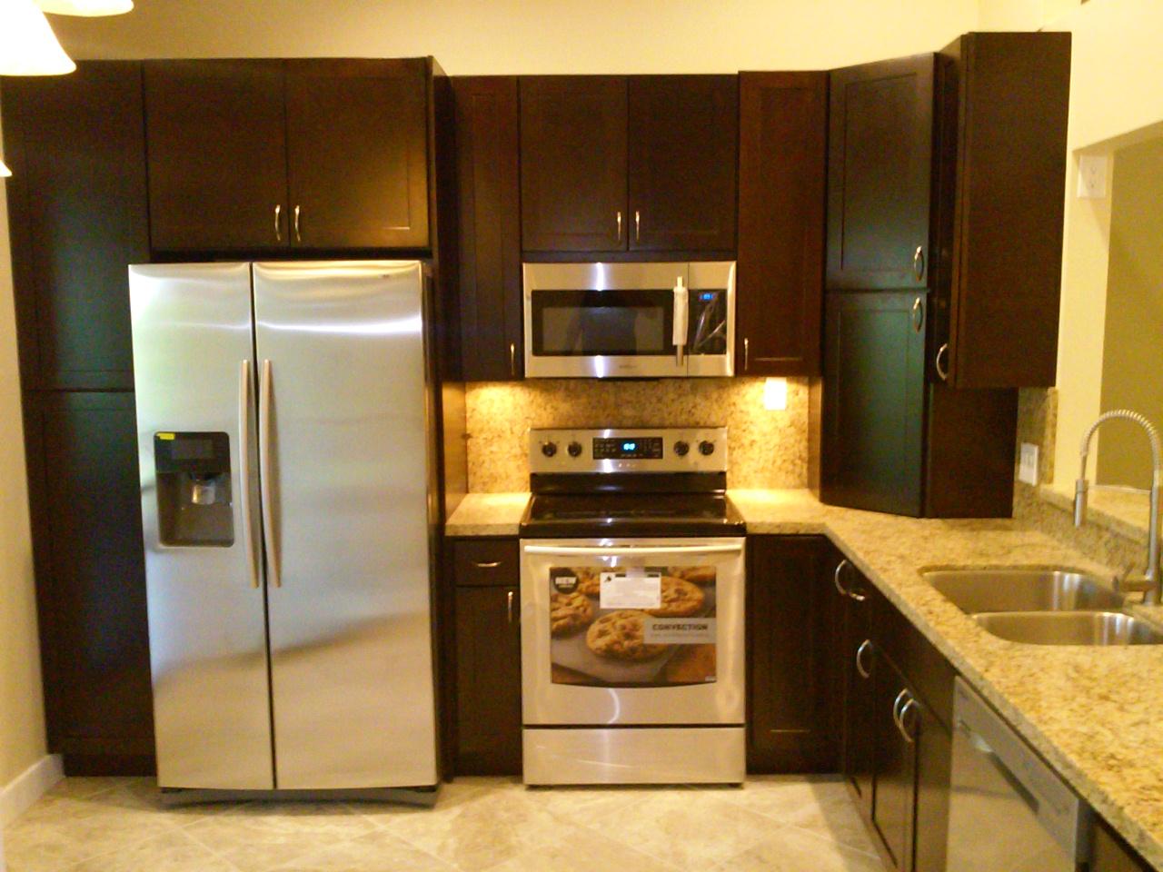 9254 Ketay Circle, Unit 30 Boca Raton, FL 33428 - Photo 12 of 32 kitchen