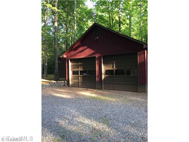 2531 Riverside Drive Lexington, NC 27292 - Photo 3 of 13 Parking Lot/Garage.