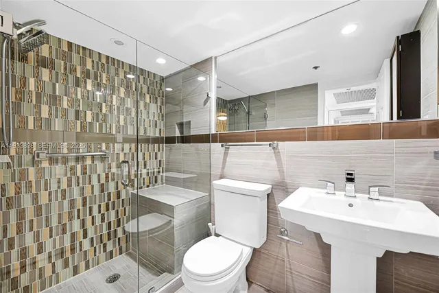 $499,000 | 5225 Collins Avenue, Unit 706, Miami Beach, FL 33140