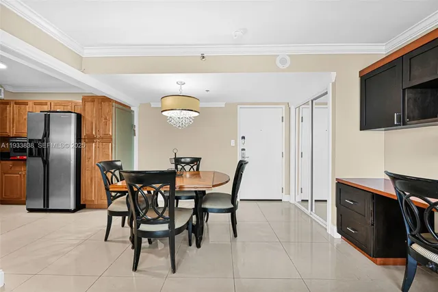 $499,000 | 5225 Collins Avenue, Unit 706, Miami Beach, FL 33140