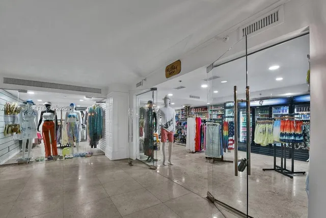 $499,000 | 5225 Collins Avenue, Unit 706, Miami Beach, FL 33140