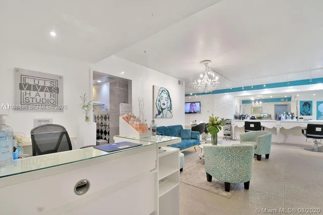 $499,000 | 5225 Collins Avenue, Unit 706, Miami Beach, FL 33140