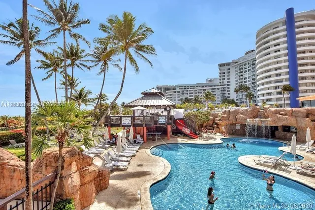 $499,000 | 5225 Collins Avenue, Unit 706, Miami Beach, FL 33140