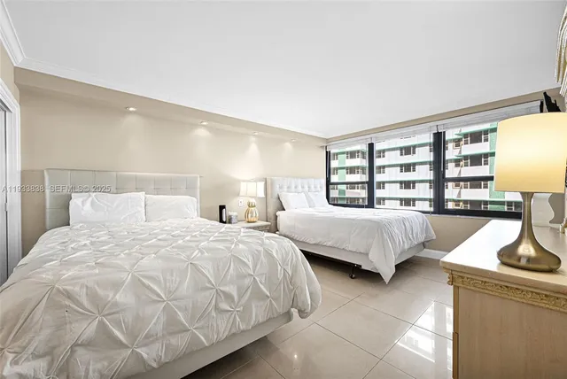 $499,000 | 5225 Collins Avenue, Unit 706, Miami Beach, FL 33140