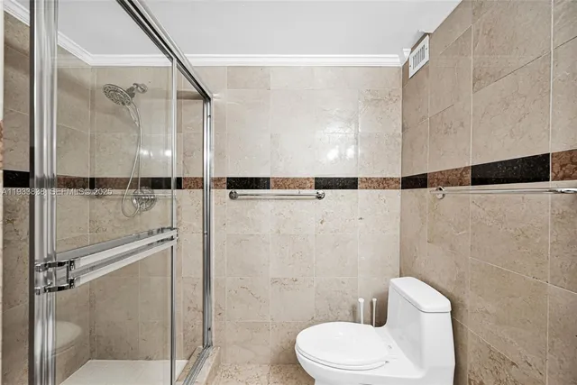 $499,000 | 5225 Collins Avenue, Unit 706, Miami Beach, FL 33140