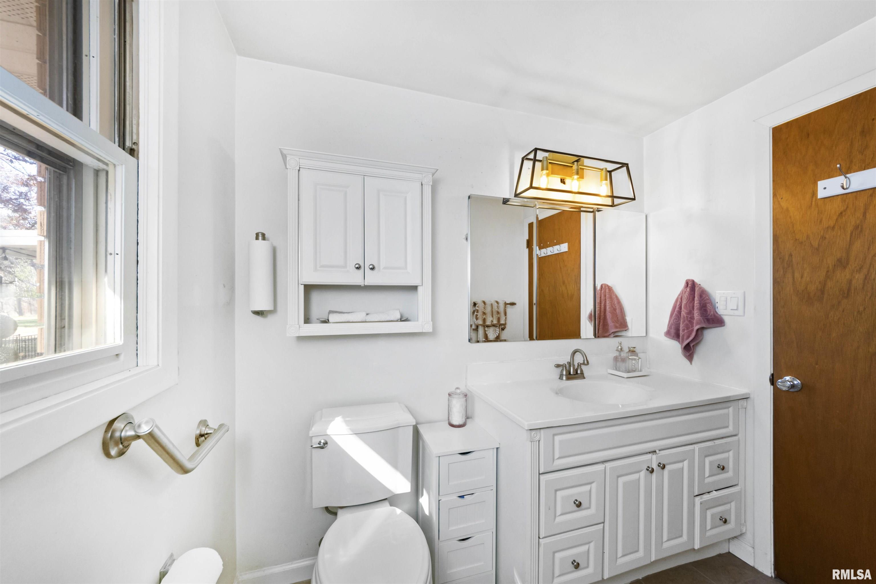 1704 Springfield Road East Peoria, IL 61611 - Photo 22 of 39 Gallery Image 22