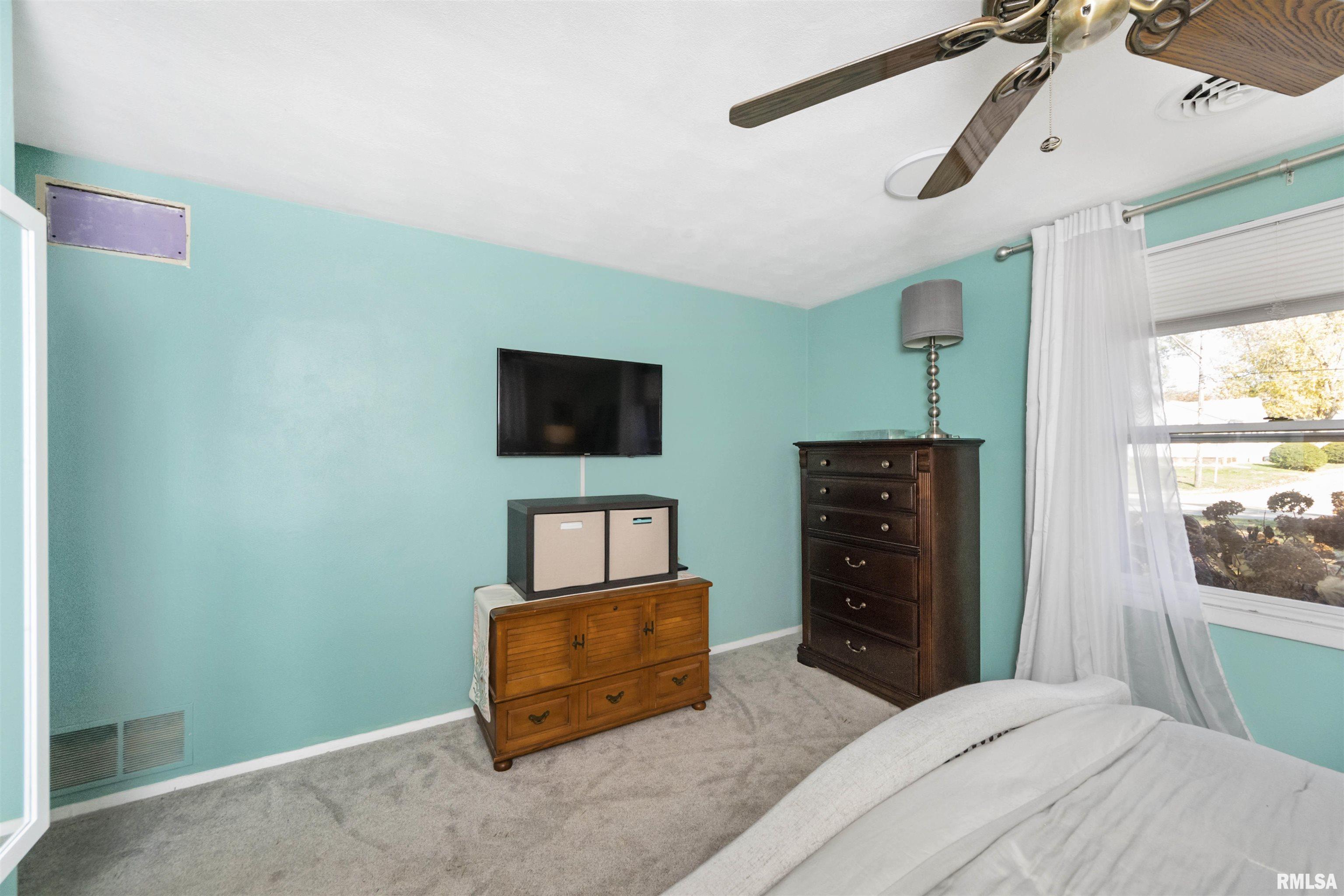 1704 Springfield Road East Peoria, IL 61611 - Photo 28 of 39 Gallery Image 28