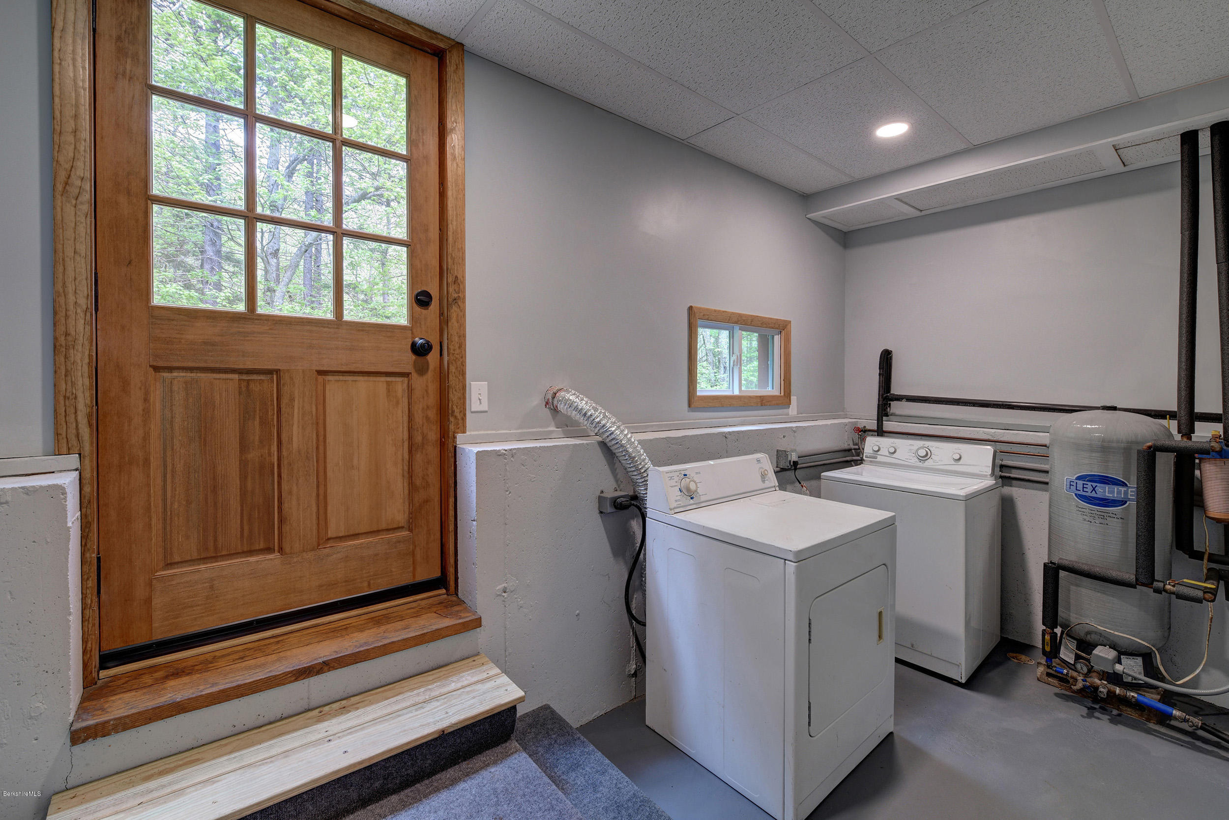 5 N Road Peru, MA 01235 - Photo 14 of 43 a utility room with dryer and washer