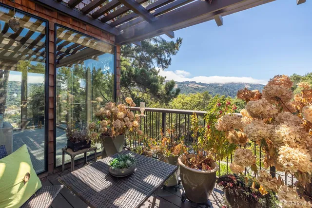 $1,549,000 | 214 The Knoll, Orinda, CA 94563