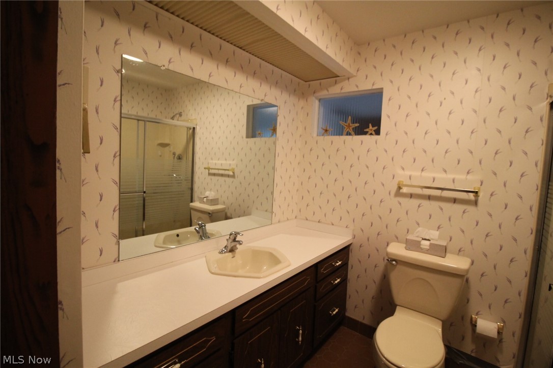 7930 Royal Ridge Drive Parma, OH 44129 - Photo 19 of 24 MAIN BATH