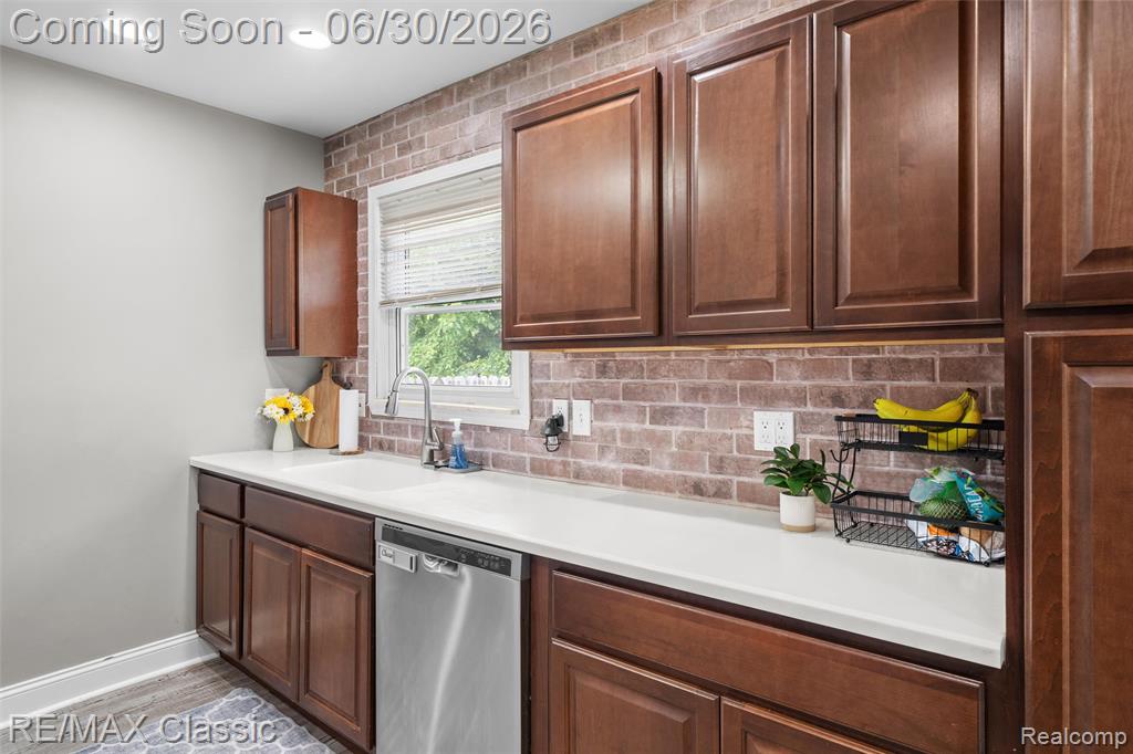401 Center Street Carleton, MI 48117 - Photo 15 of 59