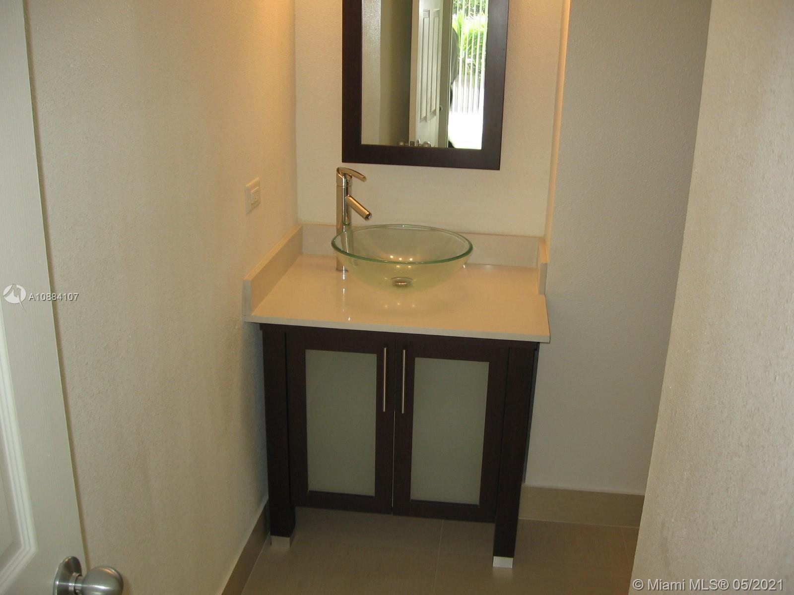 1500 Bay Road, Unit 128S Miami Beach, FL 33139 - Photo 12 of 23 Gallery Image 12