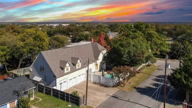 an aerial view of multiple house