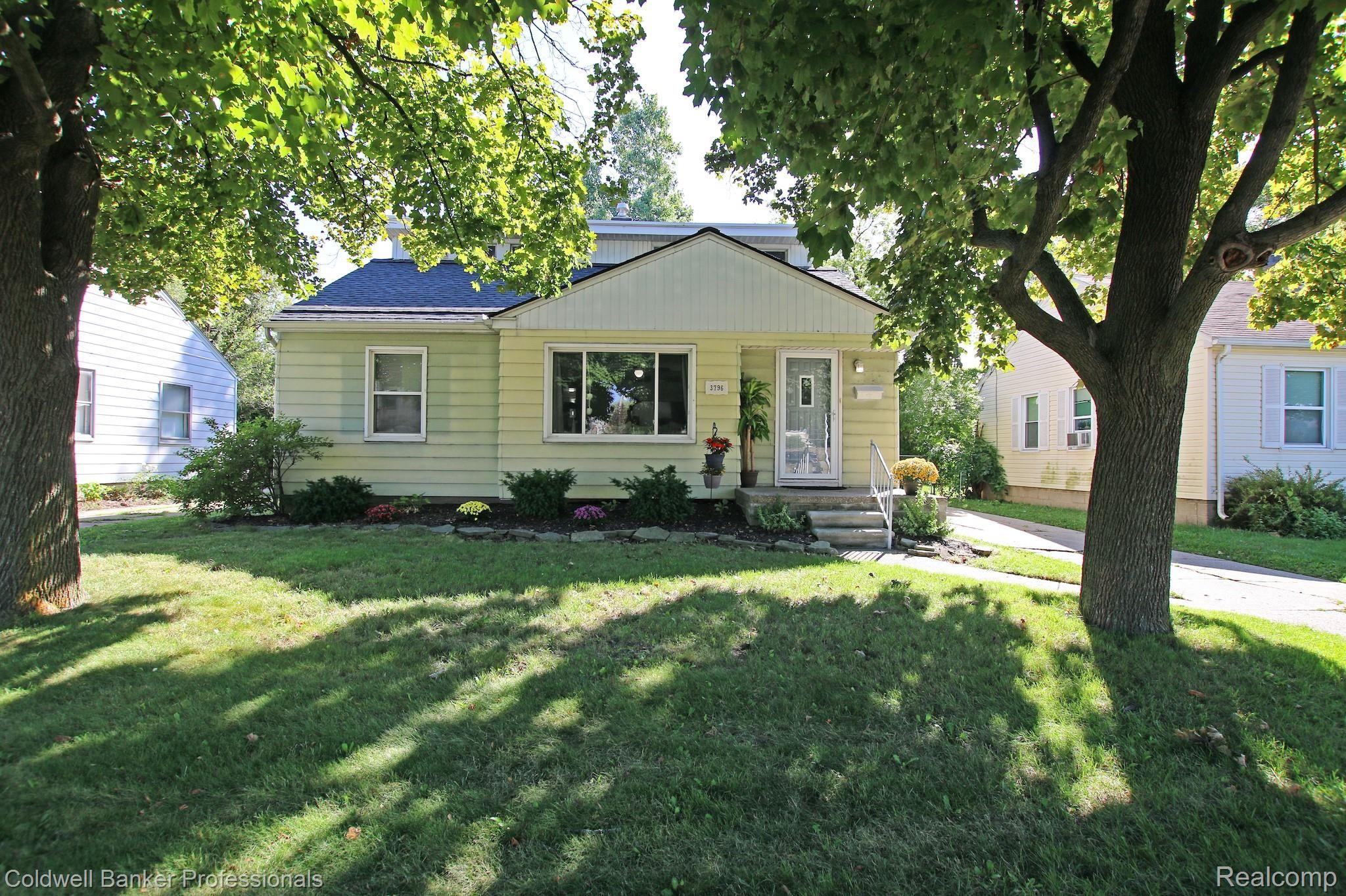 3796 Greenfield Road Berkley, MI 48072 - Photo 2 of 40 2) Front.jpg
