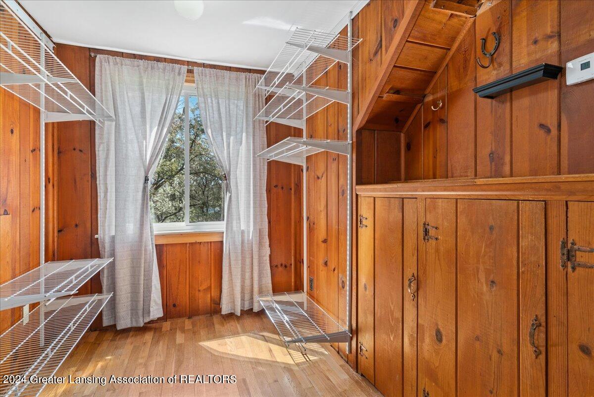 10700 West Jolly Road Lansing, MI 48911 - Photo 29 of 50 Walk-in Closet