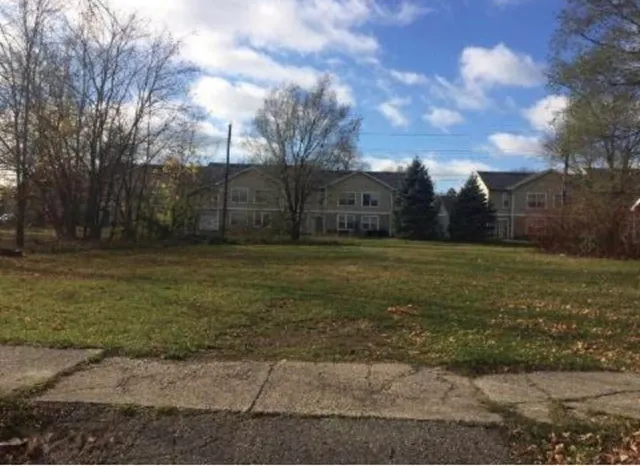 $7,000 | 854 Superior Street, Benton Harbor, MI 49022