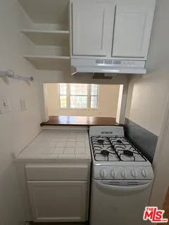 $1,850 | 639 South Cochran Avenue, Unit 201, Los Angeles, CA 90036
