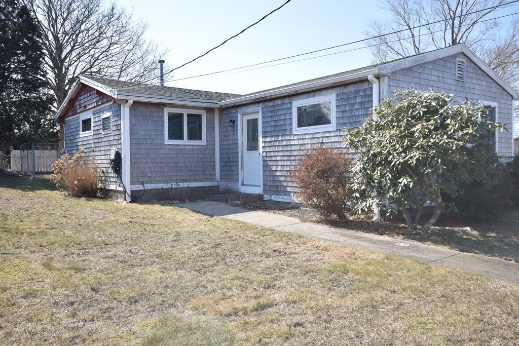 19 Sedgewick Road Fairhaven, MA 02719 - Photo 1 of 17 Gallery Image 1