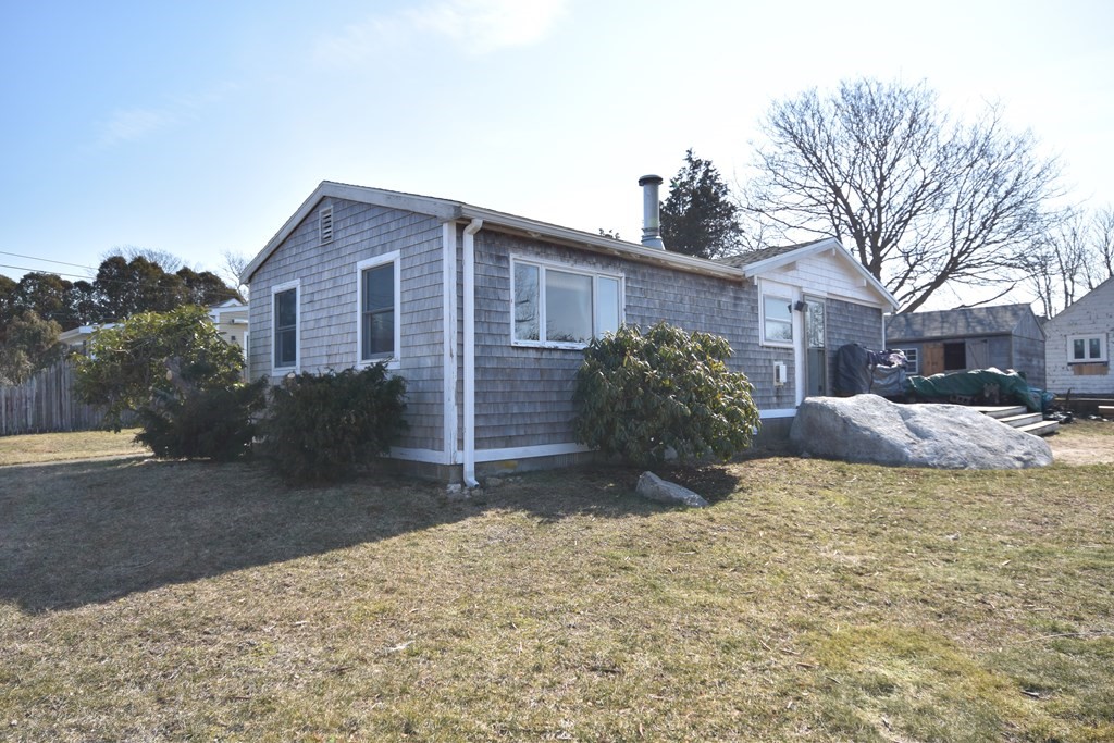 19 Sedgewick Road Fairhaven, MA 02719 - Photo 3 of 17 Gallery Image 3
