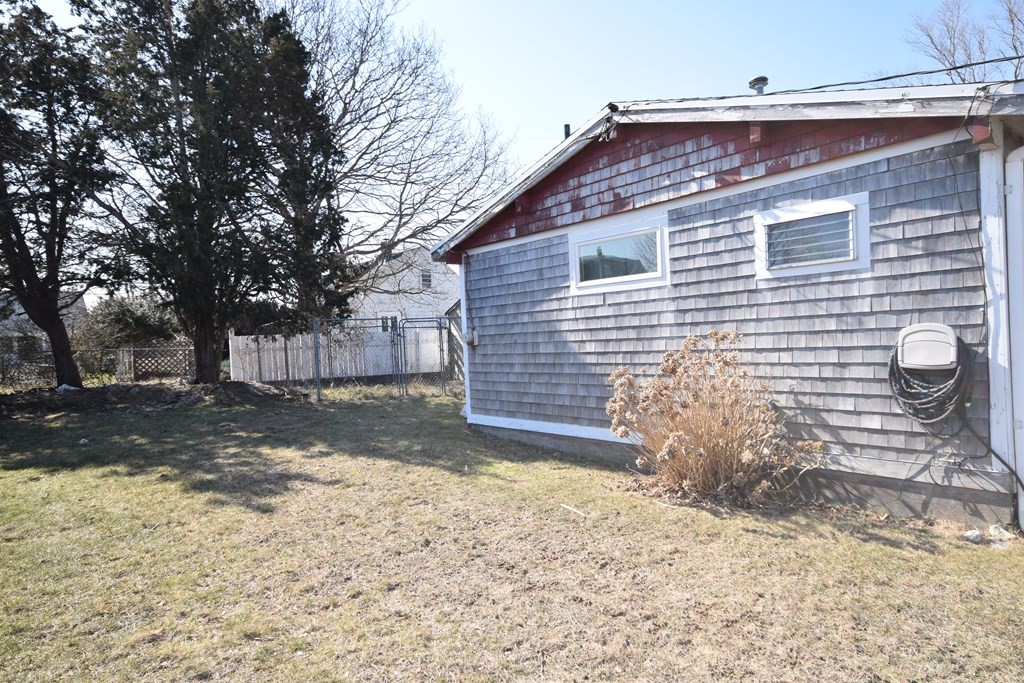19 Sedgewick Road Fairhaven, MA 02719 - Photo 5 of 17 Gallery Image 5