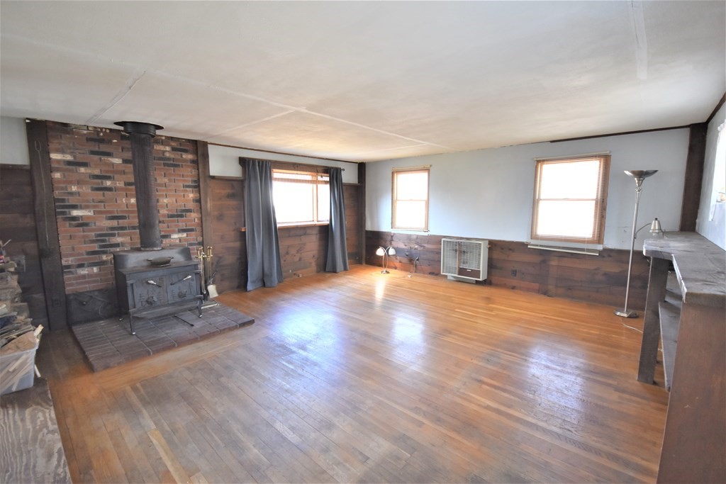 19 Sedgewick Road Fairhaven, MA 02719 - Photo 6 of 17 Gallery Image 6