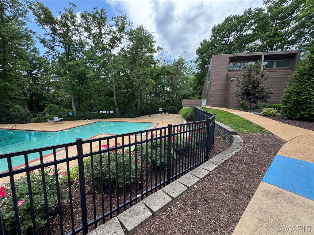 16329 Justus Post Road Chesterfield, MO 63017 - Photo 25 of 36 Gallery Image 25