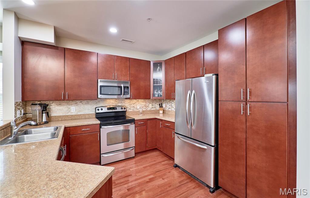 16329 Justus Post Road Chesterfield, MO 63017 - Photo 7 of 36 Gallery Image 7