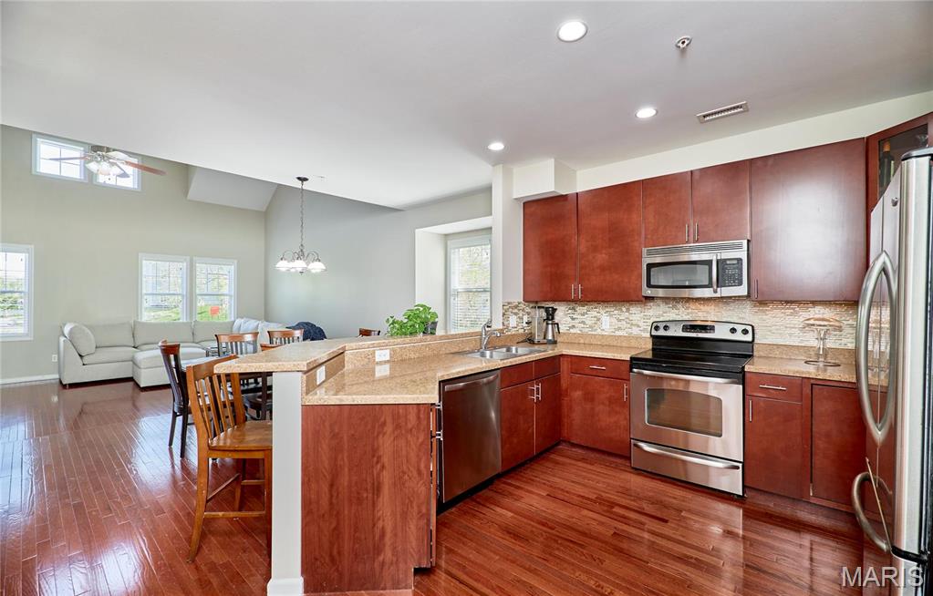 16329 Justus Post Road Chesterfield, MO 63017 - Photo 8 of 36 Gallery Image 8