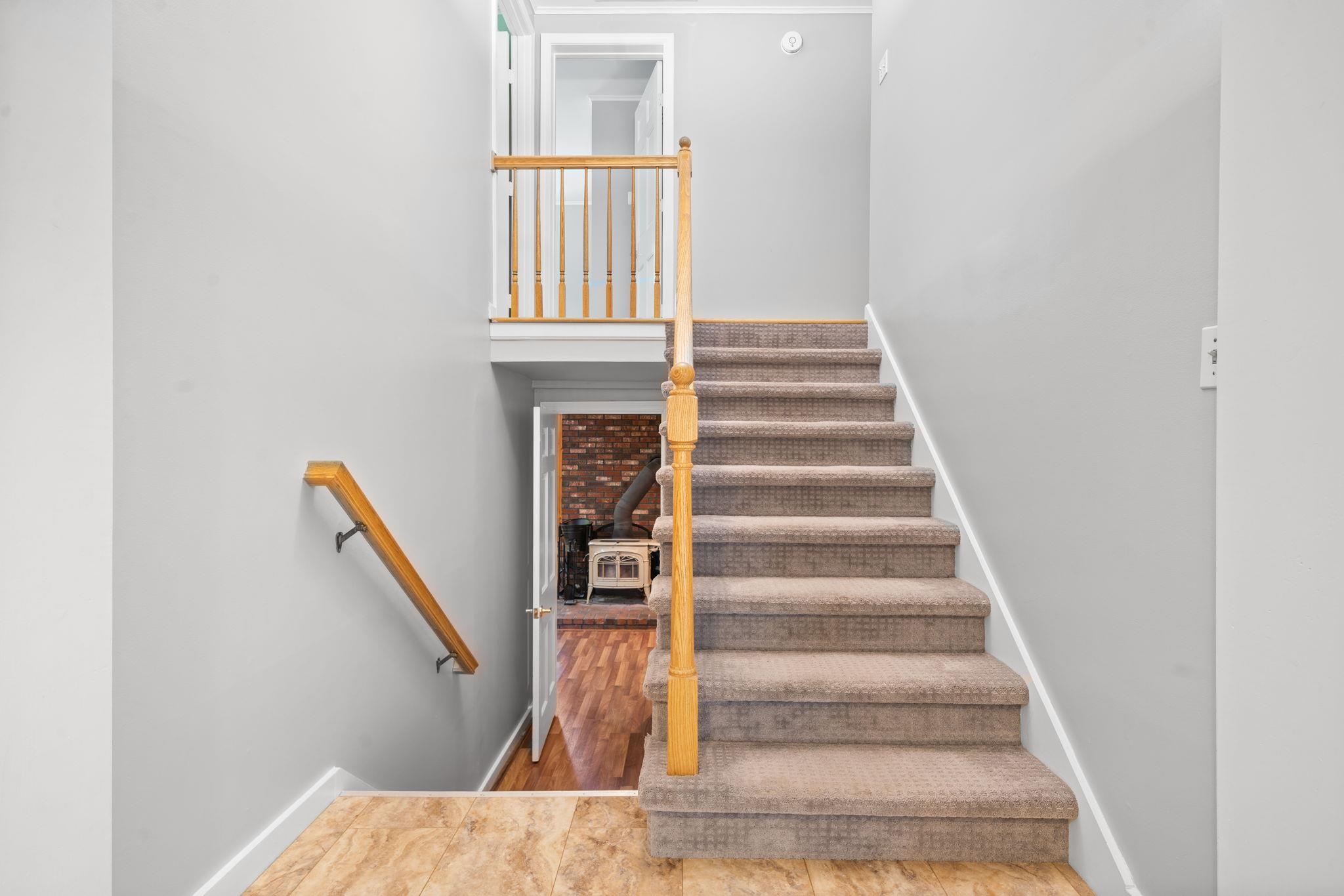 23 Mid. Dunstable Road Nashua, NH 03062 - Photo 20 of 48