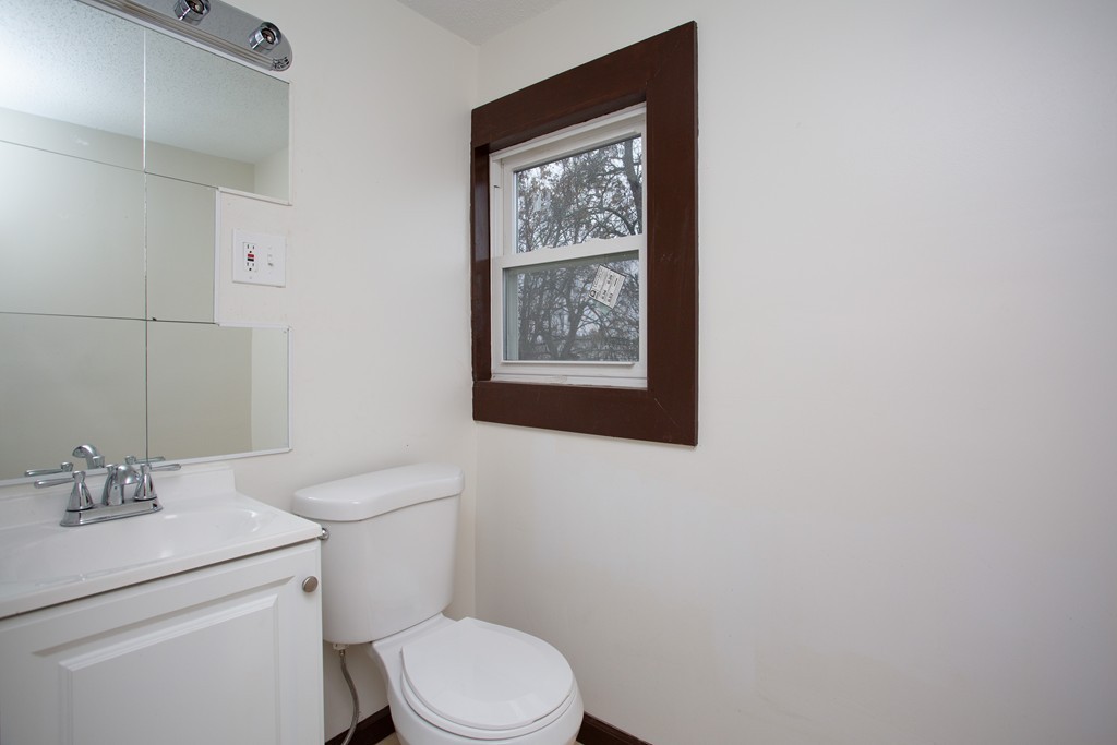 39-41 Terrence Street Springfield, MA 01109 - Photo 11 of 30 Gallery Image 11