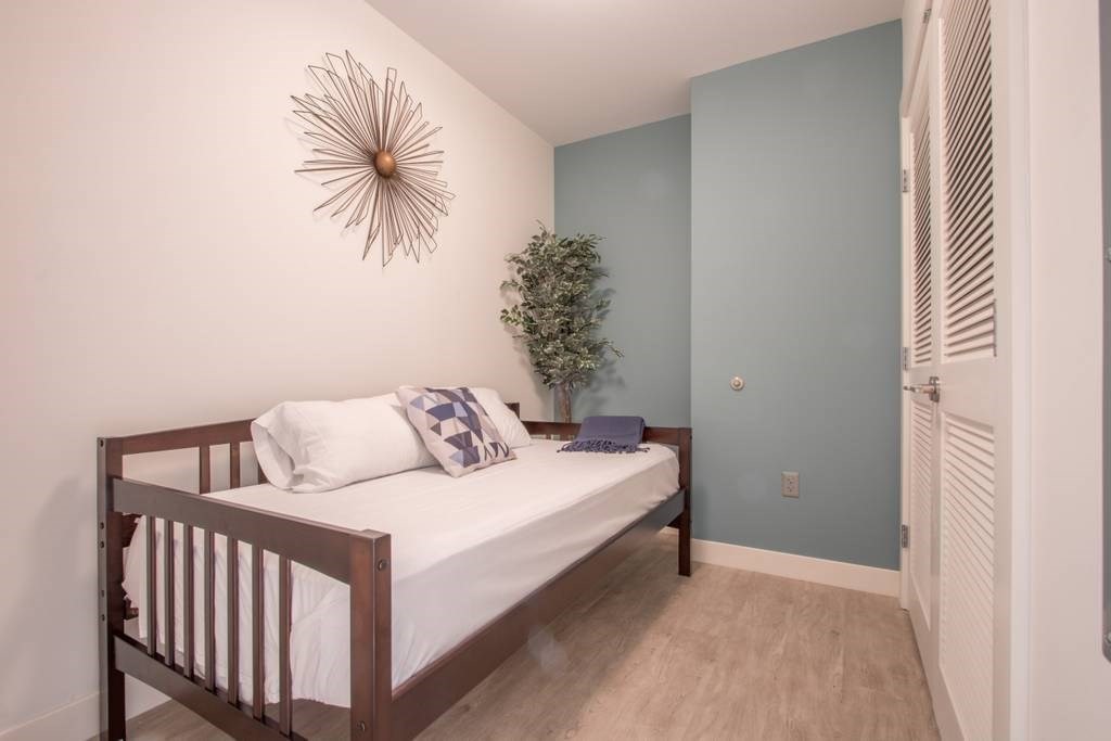 900 Beacon Street, Unit 402 Boston, MA 02215 - Photo 15 of 16