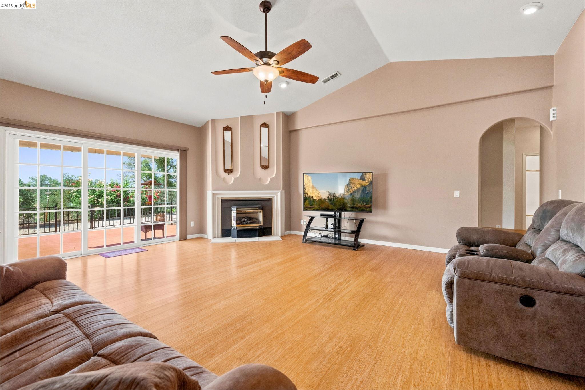 10141 Bell Mooney Road Jamestown, CA 95327 - Photo 10 of 65