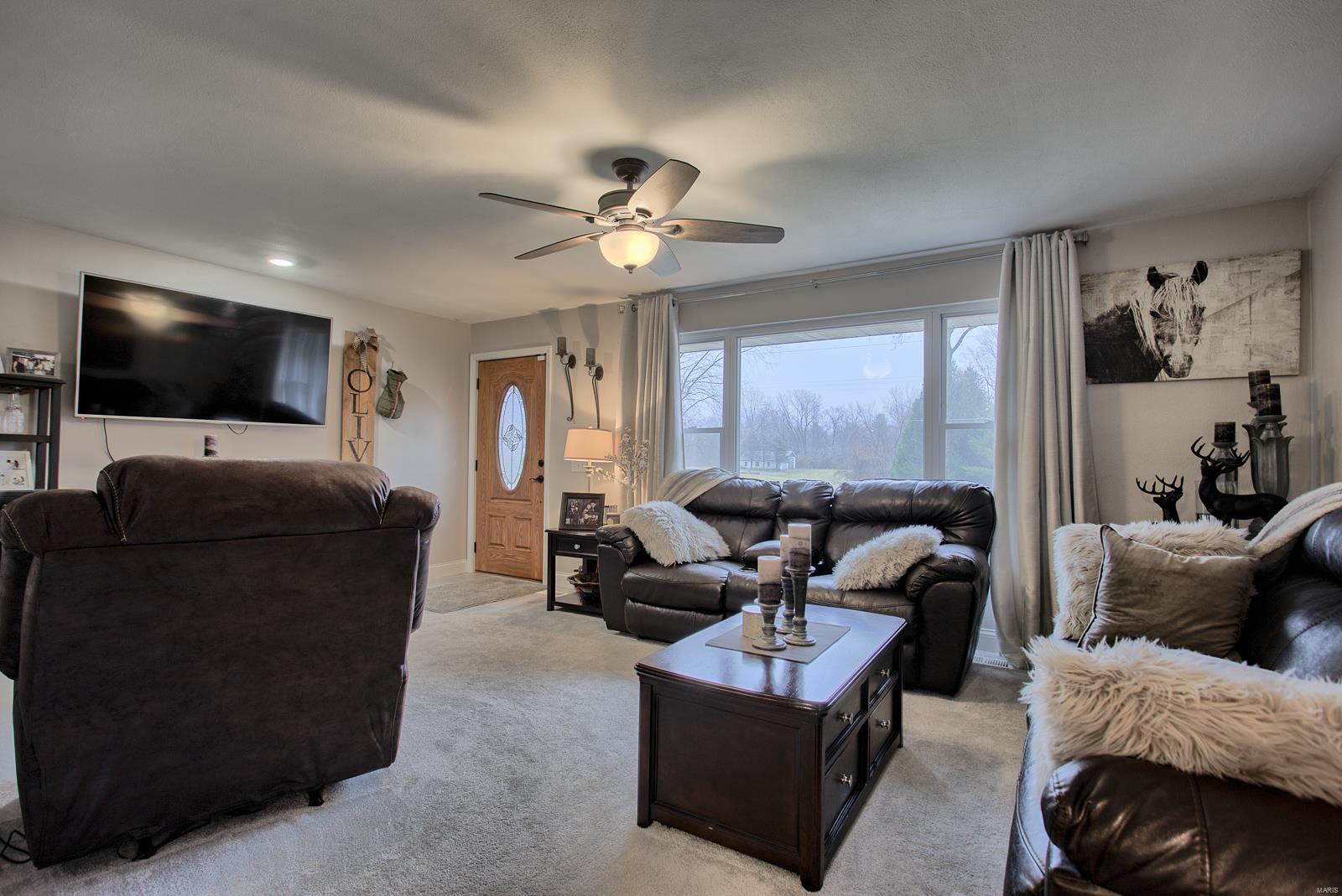1075 Troy O'Fallon Road Troy, IL 62294 - Photo 4 of 40