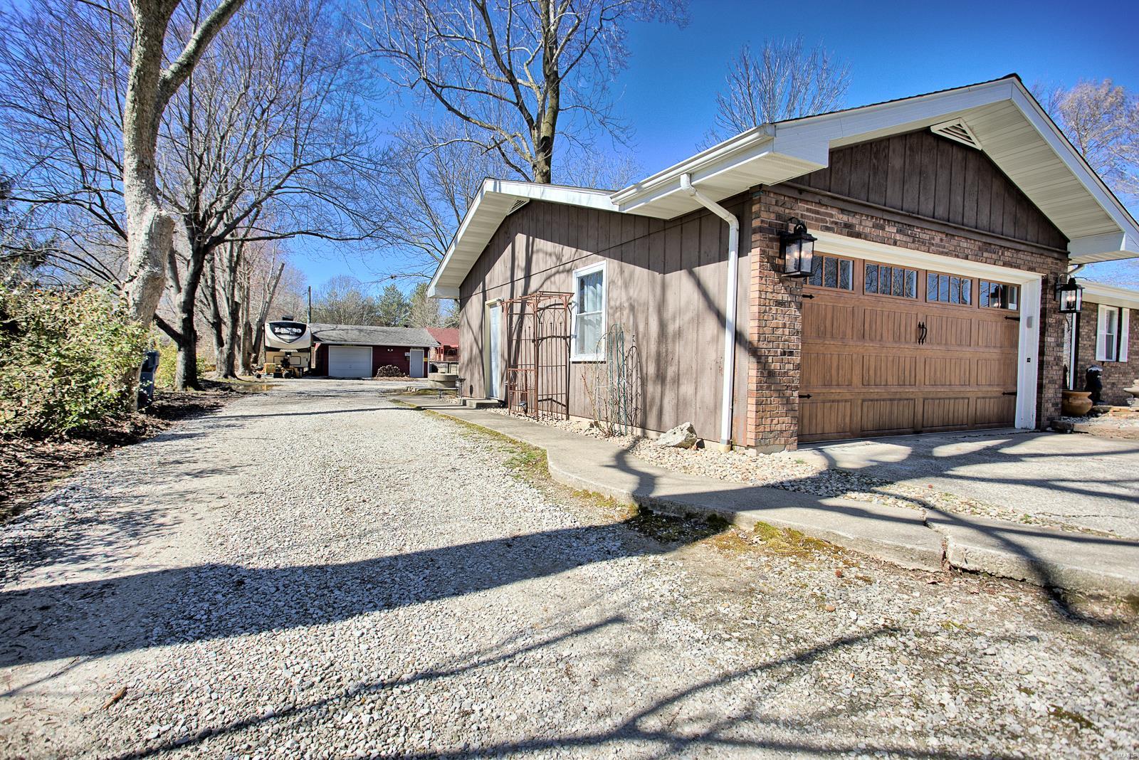 1075 Troy O'Fallon Road Troy, IL 62294 - Photo 34 of 40