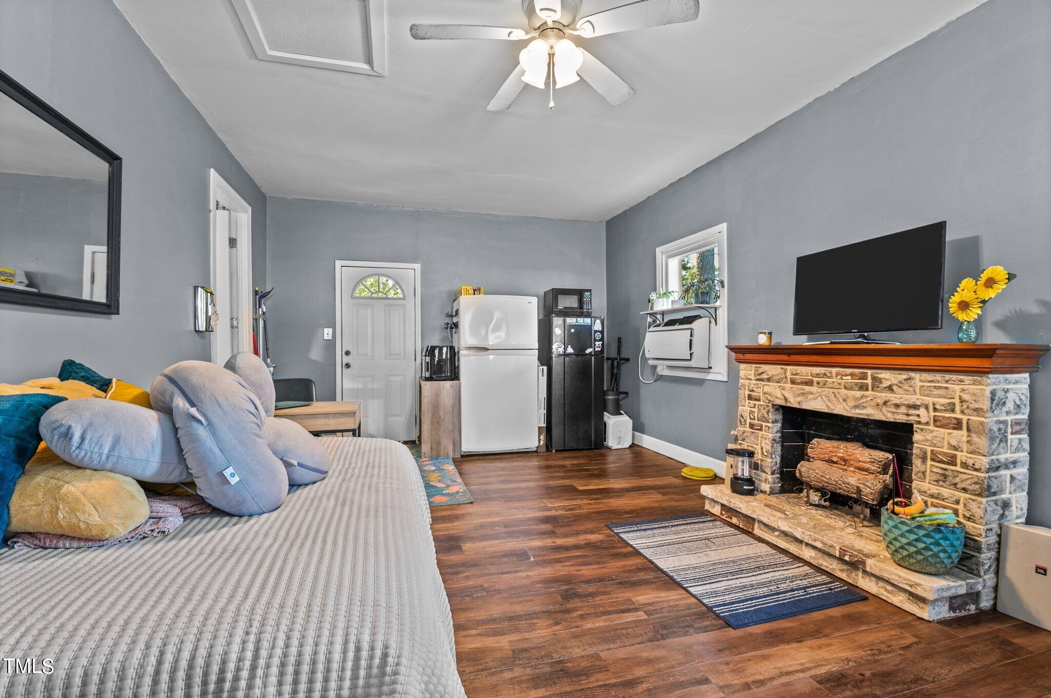 1708 Tee Dee Street Raleigh, NC 27610 - Photo 10 of 16 22-web-or-mls-DSC_5462
