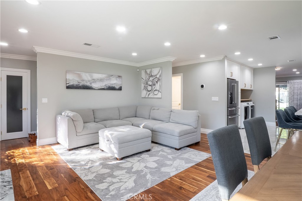 5339 East Greenmeadow Road Long Beach, CA 90808 - Photo 6 of 39