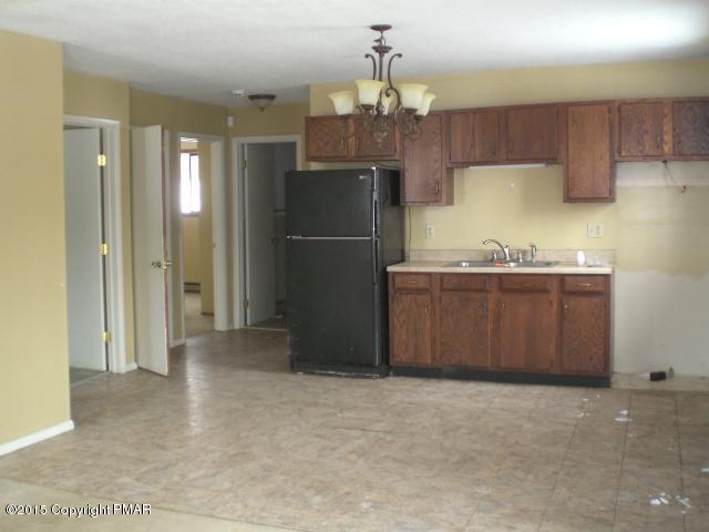 406 Northampton Road Tobyhanna, PA 18466 - Photo 8 of 12 CIMG6844.JPG
